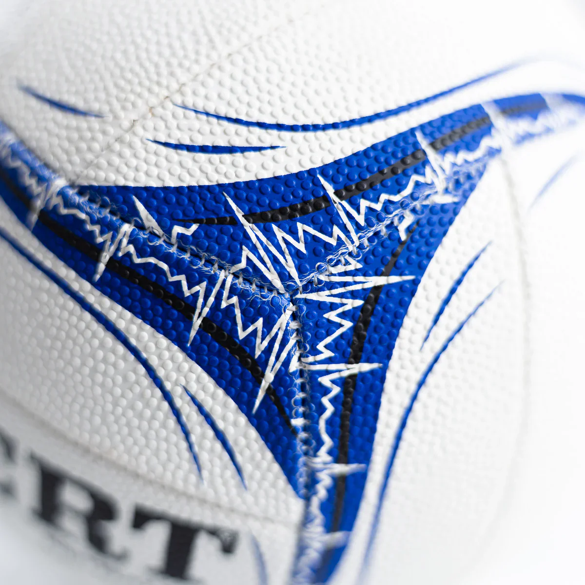 Gilbert Pulse Netball White - Size 5 - Image 3