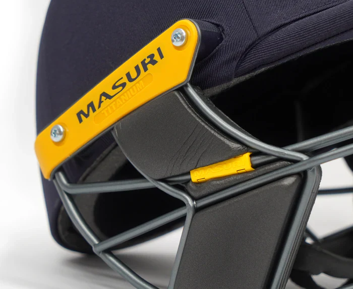 Masuri E Line Titanium Grille Cricket Helmet - Senior Black - Image 3