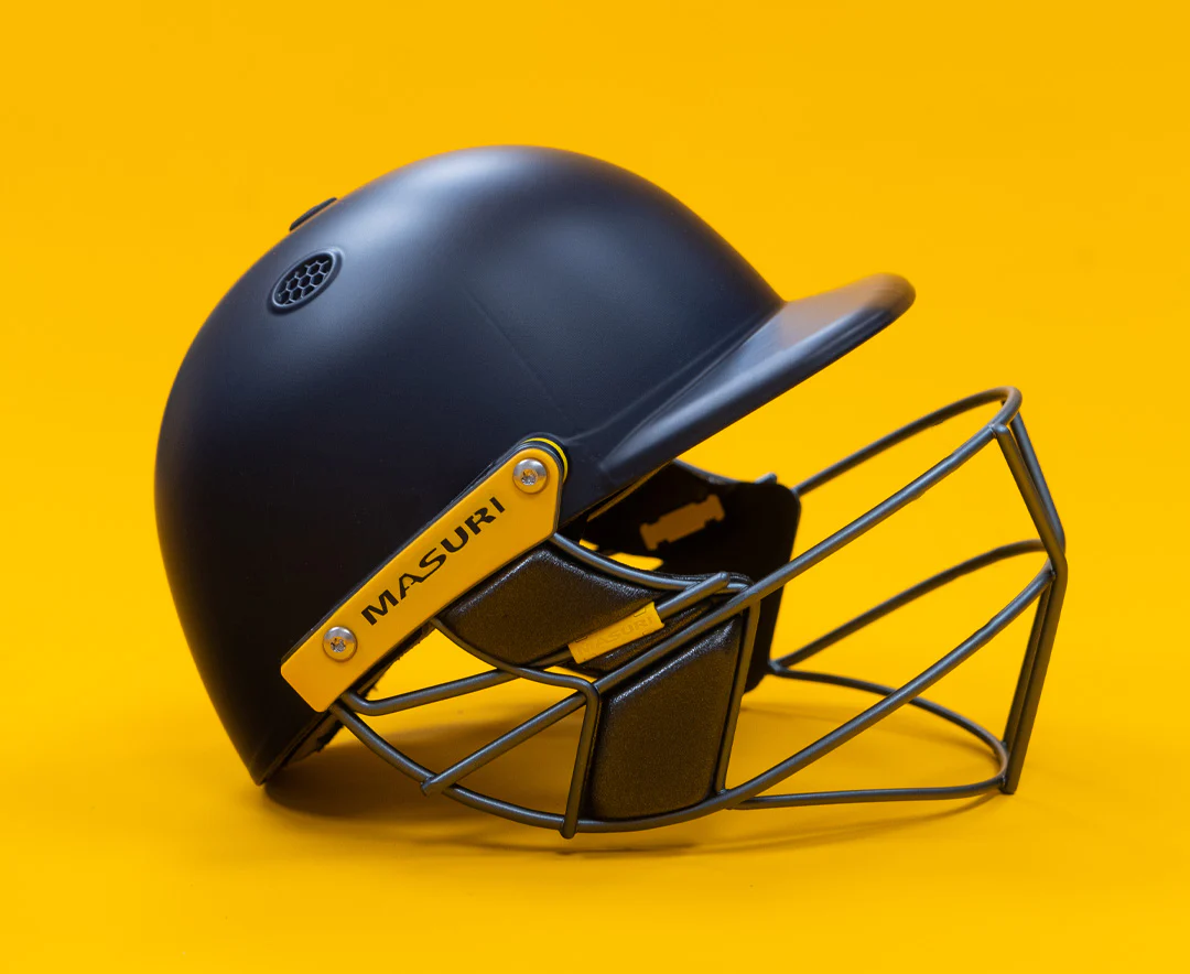 Masuri T Line Plus Steel Grille Cricket Helmet - Senior Black - Image 2