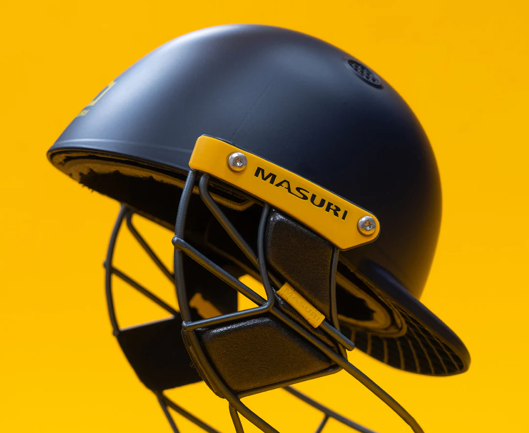 Masuri T Line Plus Steel Grille Cricket Helmet - Senior Black - Image 4